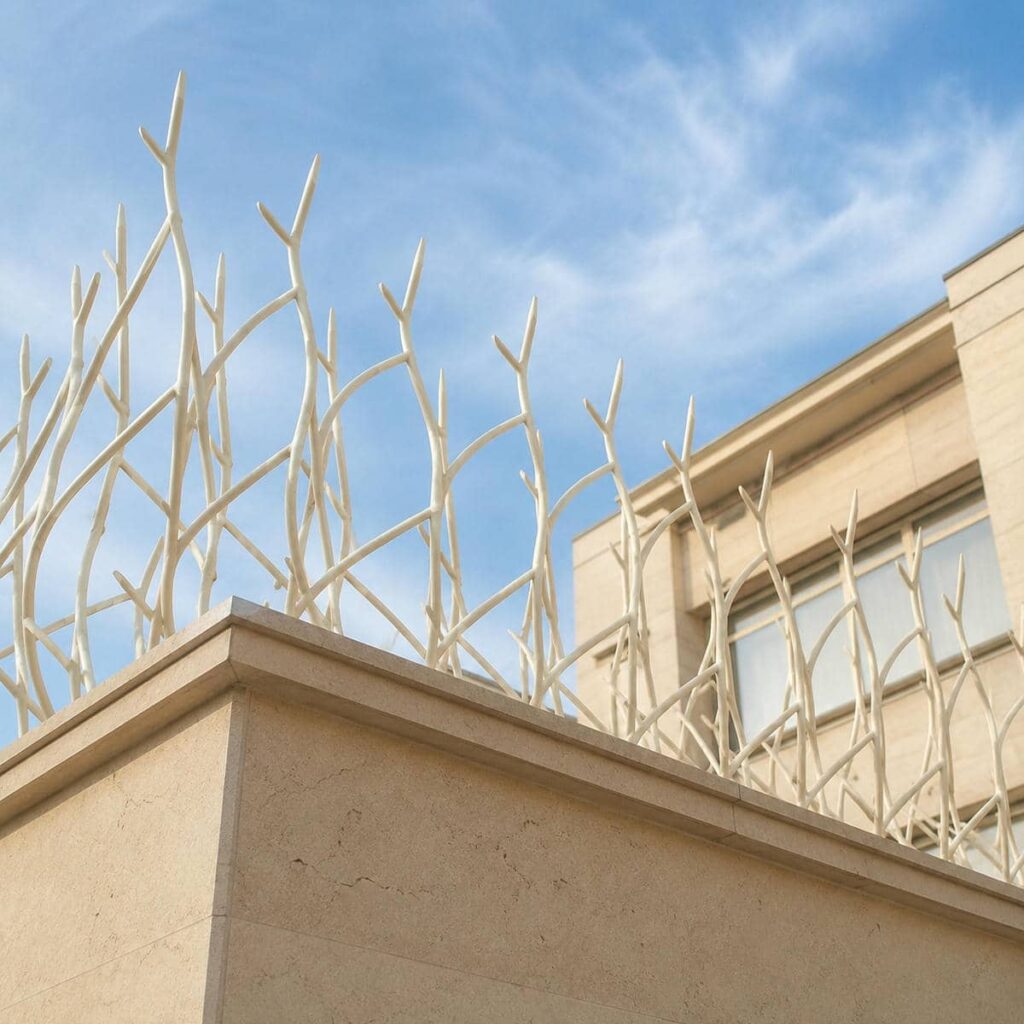 محافظ روی دیوار با رنگ مقاوم