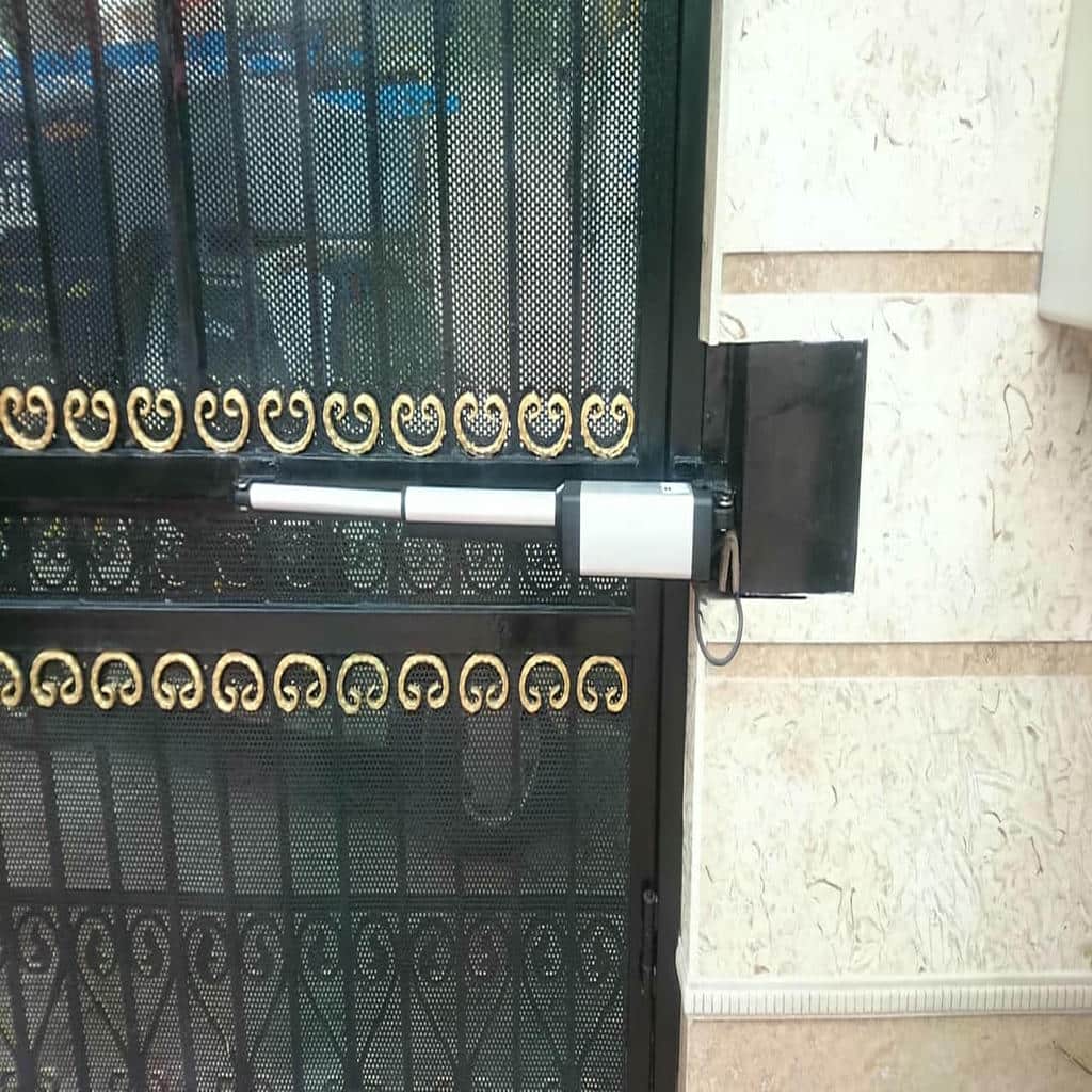 موتور درب پارکینگ کنار ورودی استان اصفهان موتور درب پارکینگ کنار ورودی استان اصفهان