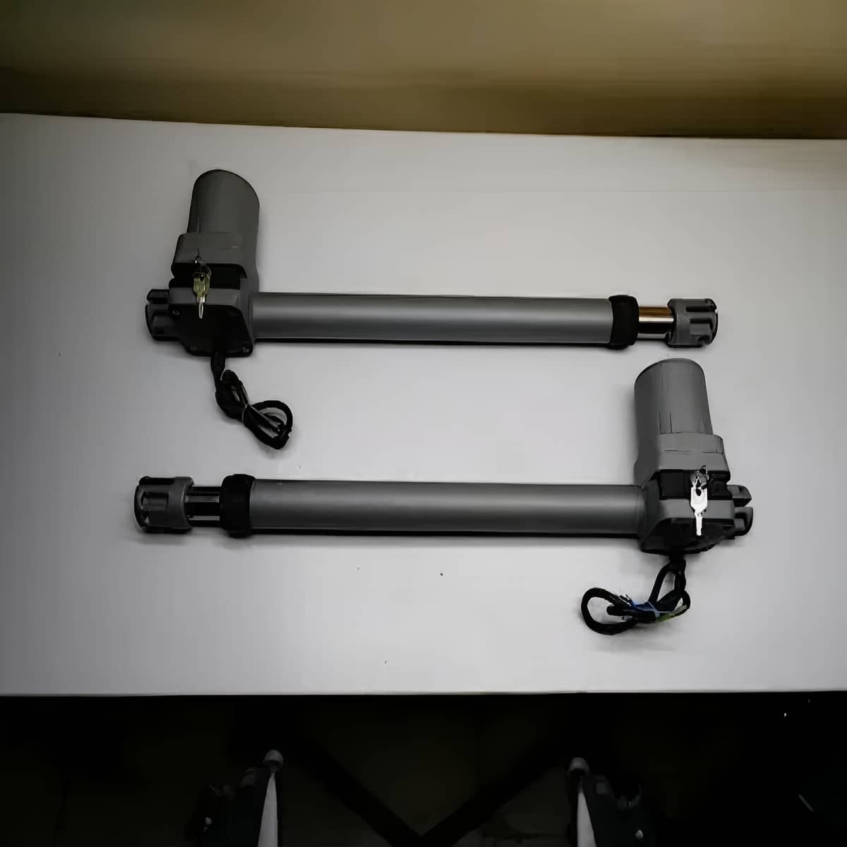 جک درب پارکینگ بازویی نصب شده در اصفهان مرکز تخصصی عرضه جک درب پارکینگ در اصفهان و حومه