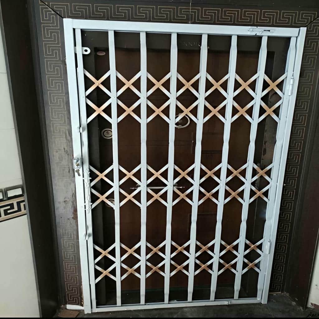 حفاظ درب آکاردئونی فلزی سنندج مرکز تخصصی حفاظ درب آکاردئونی در سنندج