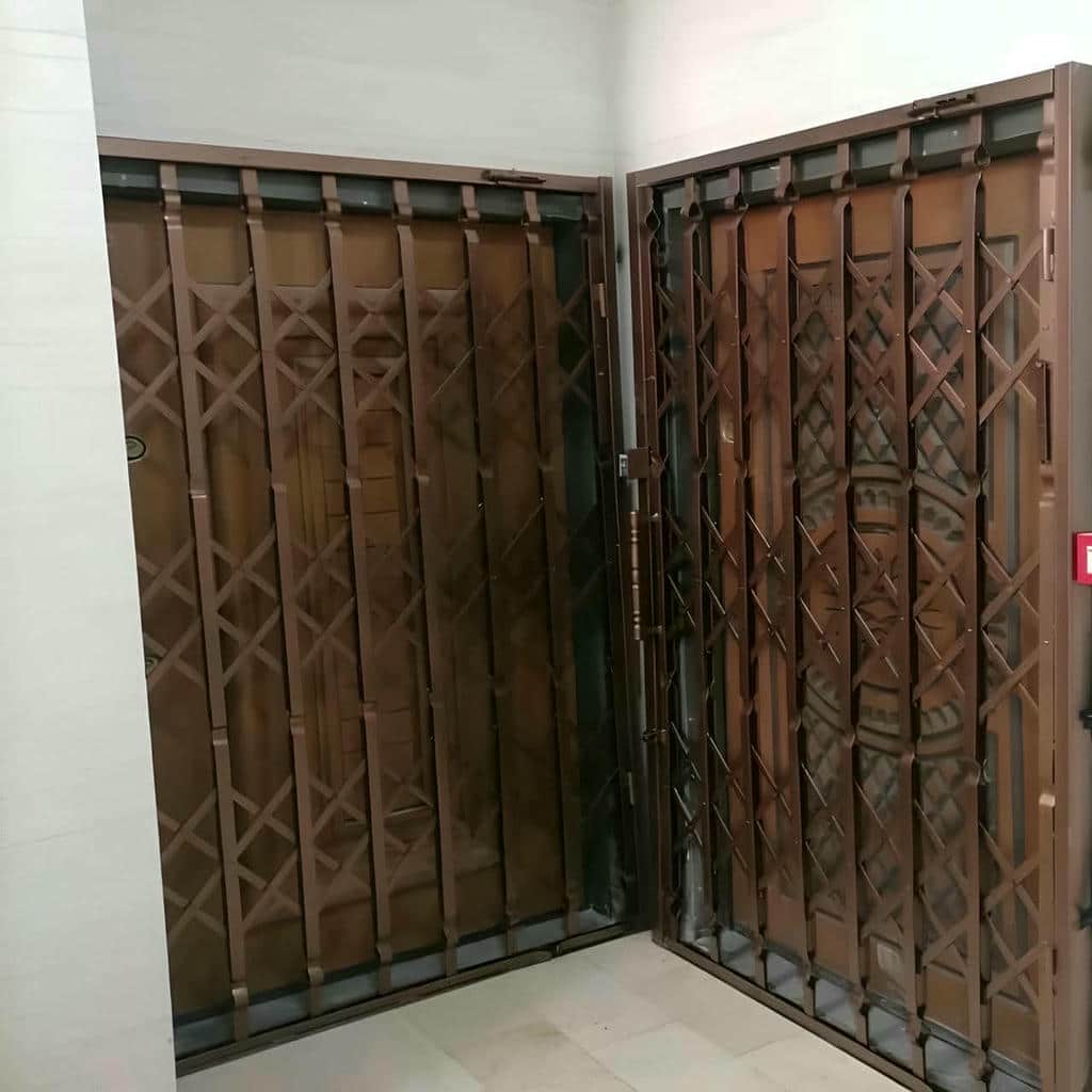 حفاظ درب آکاردئونی فلزی قم مرکز تخصصی حفاظ درب آکاردئونی در قم
