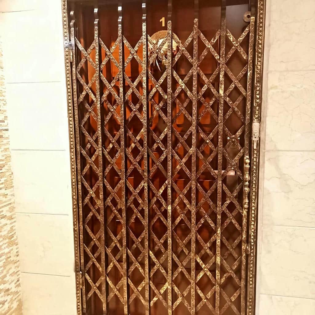 مرکز تخصصی سفارش حفاظ درب آکاردئونی در استان فارس